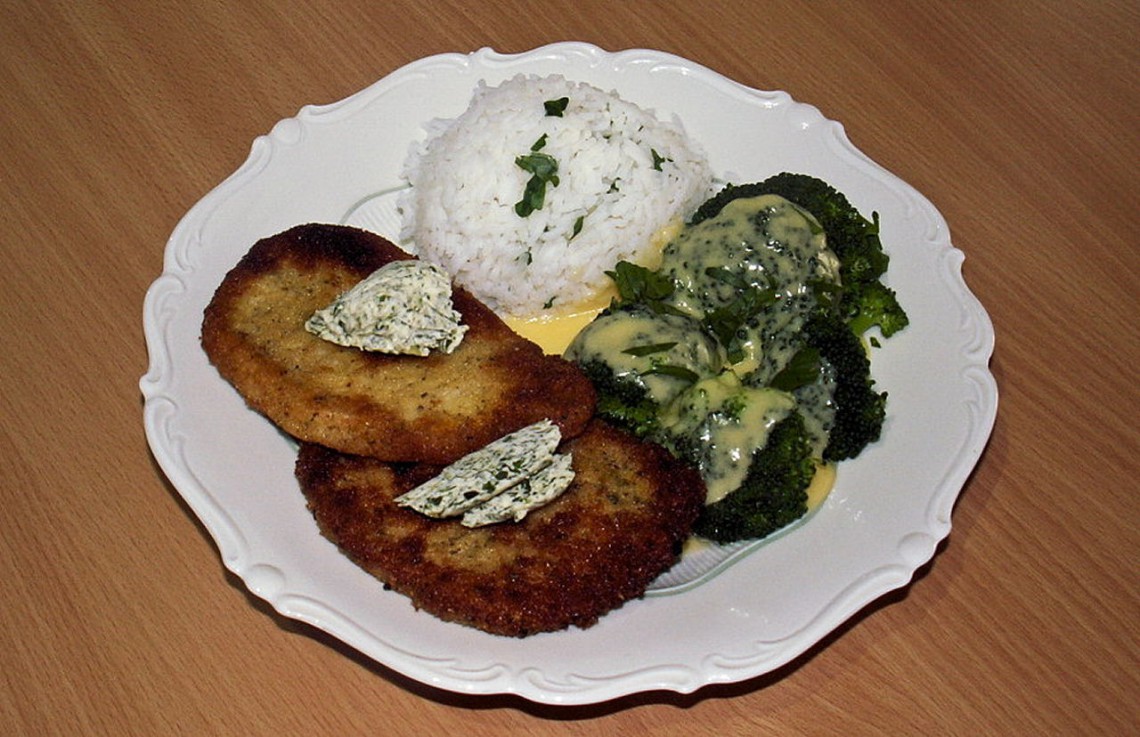 Schnitzel mit Reis und Brokkoli