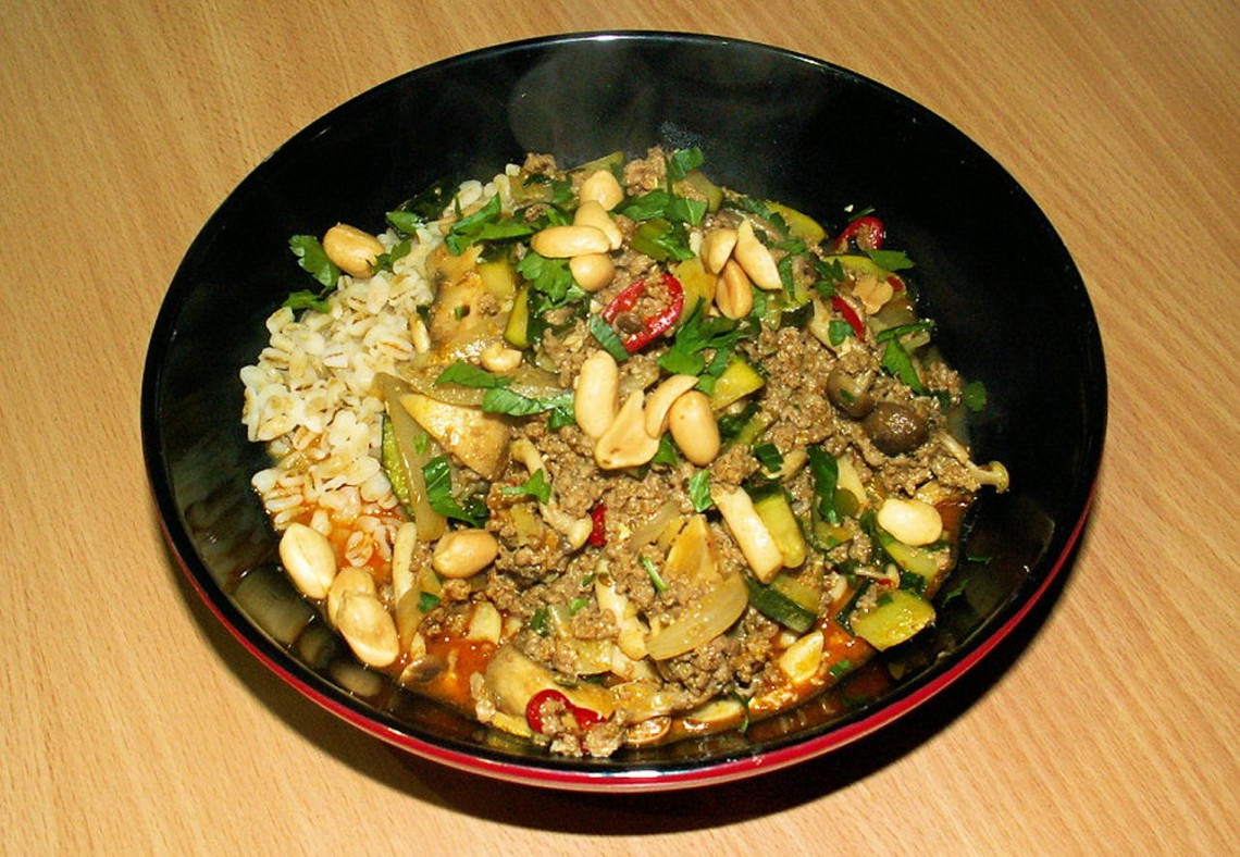 Rice, ground beef, zucchini and mushroom curry
